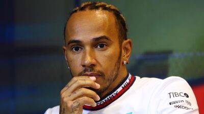 Lewis Hamilton - George Russell - Carlos Sainz - 'A bit sore' - Lewis Hamilton continues to have bouncing issues in his Mercedes at the Azerbaijan Grand Prix - eurosport.com - county Hamilton - Azerbaijan