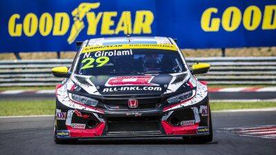 Girolami turns defender at WTCR Race of Hungary