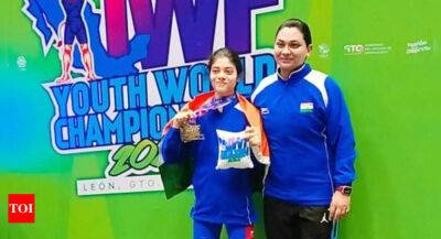 Two silver for Indian lifters in Youth World Weightlifting Championships - timesofindia.indiatimes.com - Mexico - India - county Leon