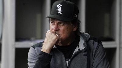 White Sox fans call for Tony La Russa's firing during loss to Rangers