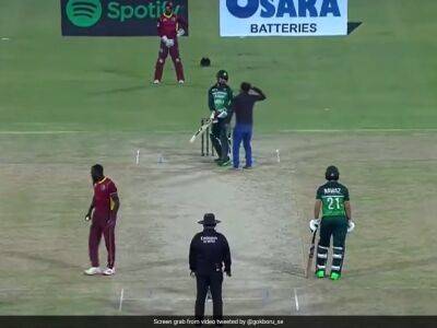 Pitch Invader Runs Up To Salute Pakistan Star. Watch His Heartwarming Reaction