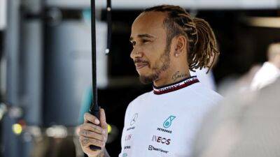 Hamilton's back pain causes concern for Canada at Mercedes