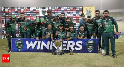 Babar Azam - 3rd ODI: Shadab Khan excels with all-round show as Pakistan sweep West Indies 3-0 - timesofindia.indiatimes.com - India - Pakistan - county Nicholas