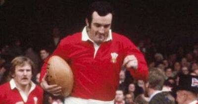 Today’s rugby news as Jiffy devastated by Phil Bennett news and Wales in mourning