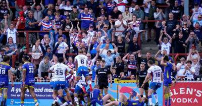 Willie Poching hails Lewis Murphy's "massive play" after Wakefield beat Warrington
