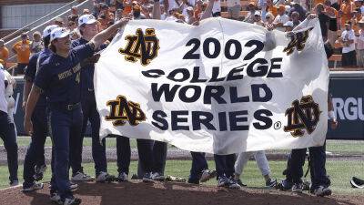 Notre Dame upsets No. 1 Tennessee as College World Series picture comes into focus