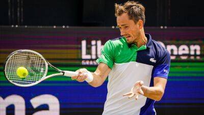 Daniil Medvedev replaces Novak Djokovic as men's world No. 1