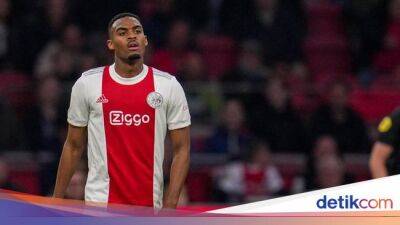 Gelandang Muda Ajax Ini Tolak Ajakan Ten Hag ke Man United