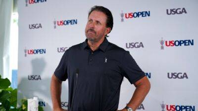 Mickelson not giving up on playing PGA Tour