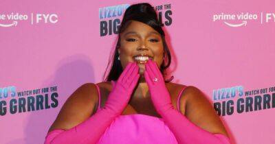 Alex Scott - Lizzo slammed for using the 'ableist' slur 's***' in her new song - manchestereveningnews.co.uk - Usa