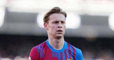 Man Utd hold talks with alternative midfielders in case Frenkie de Jong deal collapses