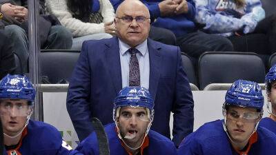 Barry Trotz offered free beer for life should he coach Winnipeg Jets