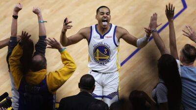 Warriors Jordan Poole drains buzzer-beater to end third quarter. Again. - nbcsports.com - San Francisco - Jordan