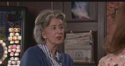 ITV Corrie praised for taking fans 'on a trip back to the 80s' as Dame Maureen Lipman delivers classic line