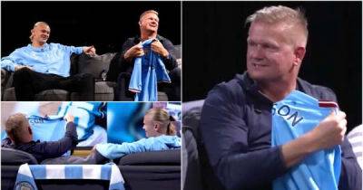 Erling Haaland gives his dad, Alf-Inge, Man City shirt with ‘Son’ on the back - msn.com - Manchester - Norway -  Man