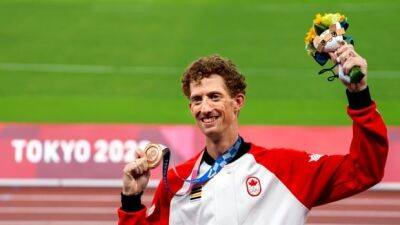 Canada's Evan Dunfee takes 1st in 10,000m race walk event at Harry Jerome Classic