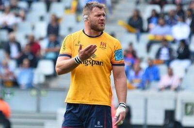 PICTURE | Duane Vermeulen gives thumbs up afer knee surgery