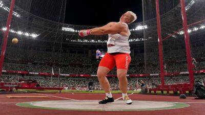 Olympic hammer champion Anita Wlodarczyk out for season after chasing thief