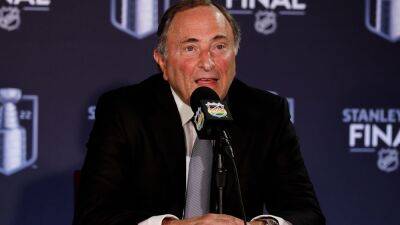 Gary Bettman - 'Able to stabilize the business and power through,' NHL generated record revenues this season - espn.com - Usa - state Colorado - county Bay
