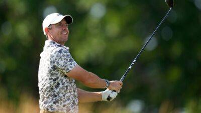 McIlroy finishes first round tied for US Open lead