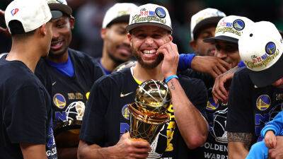 Warriors' Stephen Curry wins first NBA Finals MVP