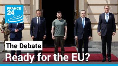 Olaf Scholz - Emmanuel Macron - Alessandro Xenos - Ready for the EU? Leaders in Kyiv pledge arms, candidate status for Ukraine - france24.com - Russia - France - Ukraine - Germany - Italy - Eu - Romania