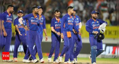 Quinton De-Kock - Rohit Sharma - Rishabh Pant - India vs South Africa, 4th T20I: Dinesh Karthik blitz sets up India's series-levelling win over South Africa - timesofindia.indiatimes.com - South Africa - India