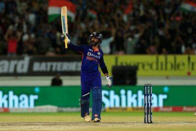 Proteas batting collapse hands Karthik-inspired India to T20 series level win