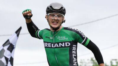 Ward takes stage, Feeley grabs lead as Irish hit back