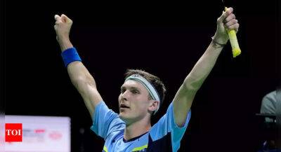 Axelsen powers into Indonesia Open final with win over Malaysia's Lee - timesofindia.indiatimes.com - China -  Tokyo - Indonesia - Taiwan - Malaysia