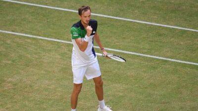Medvedev punches ticket to Halle Open final with win over Otte