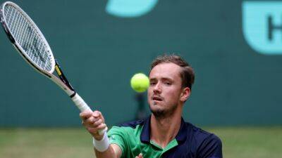 Top-ranked Medvedev reaches Halle final with win over Otte