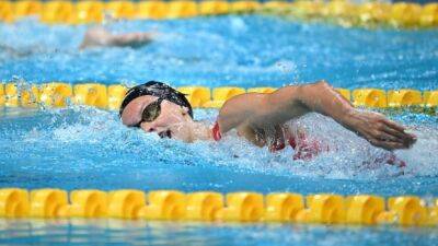 Katie Ledecky - Summer Macintosh - Canada's Summer McIntosh, 15, swims to silver at world aquatics championships in Budapest - cbc.ca - Usa - Canada - Hungary