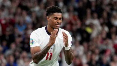 Gianni Infantino - Marcus Rashford - Jadon Sancho - Bukayo Saka - More than half of all players at Euros, AFCON finals abused online-study - channelnewsasia.com - Italy - Egypt -  Sancho