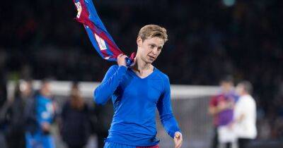 Frenkie de Jong 'clears out' Barcelona locker and more Manchester United transfer rumours