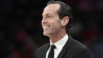 Kenny Atkinson spurns Hornets to stay on Warriors' bench: report