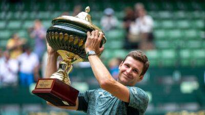 Hurkacz beats top-ranked Medvedev to win Halle Open