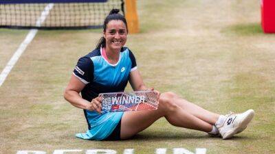 Belinda Bencic - Ons Jabeur wins Berlin Open after injury forces Belinda Bencic to retire - thenationalnews.com - Switzerland - Usa - Tunisia - Madrid -  Berlin