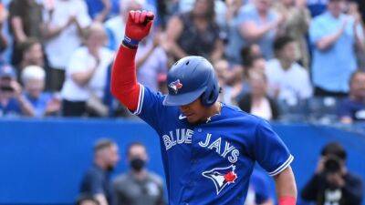 Blue Jays go deep three times in victory over White Sox