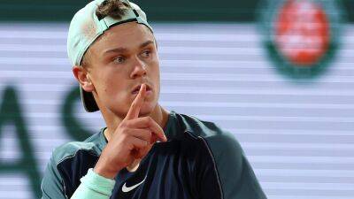 French Open 2022 - 'I don't send my mother away' - Holger Rune after 'leave!' shout controversy