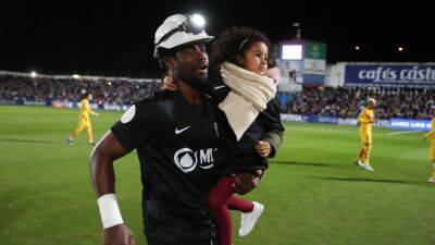 Razak, el portero del Linares de los looks exóticos y Spiderman - en.as.com