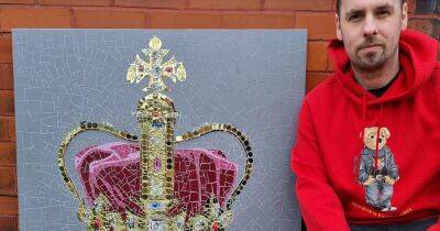 Elizabeth Ii II (Ii) - Salford artist uses champagne bottle to create Jubilee art work - and hopes for Royal approval - manchestereveningnews.co.uk