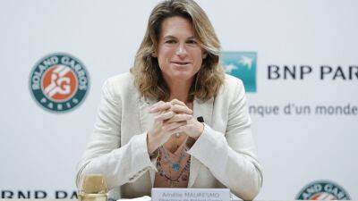Iga Swiatek - Roland Garros - Amelie Mauresmo - Mauresmo says sorry for comments about women's tennis - rte.ie - France