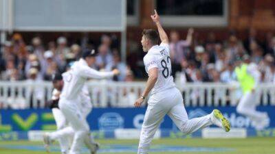 England collapse leaves first test evenly poised