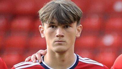 Liverpool sign teenage defender Calvin Ramsay from Aberdeen