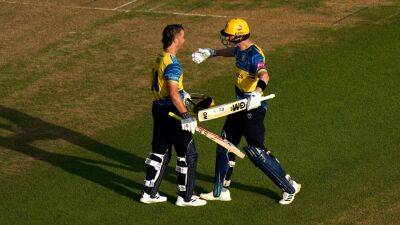 Daniel Sams - Sam Hain and Adam Hose power Bears to record total as T20 batters have a Blast - bt.com - Britain - Australia - county Eagle - Birmingham - county Essex