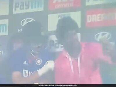 Rahul Dravid - Ruturaj Gaikwad - Rishabh Pant - Video: Ruturaj Gaikwad Gestures Groundsman, Twitter Says "Disrespectful" - sports.ndtv.com - South Africa - India