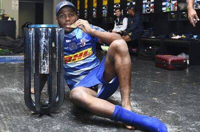 WATCH | Stormers star Dayimani refuses to remove playing kit, enjoys champagne in shower - news24.com -  Cape Town