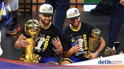 Steph Curry - Stephen Curry - Klay Thompson - Klay Thompson dan Steph Curry: Cuma Bisa Three Point tapi Juara NBA - sport.detik.com -  Boston -  Chicago