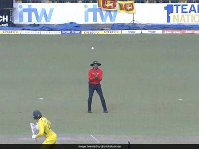 Watch: Kumar Dharmasena Goes For A Catch While Umpiring In Sri Lanka vs Australia 3rd ODI